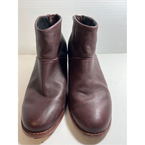 Toms Shoes - Toms womens shoes size 7 